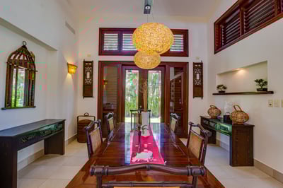 Luxury Villa Photo #16