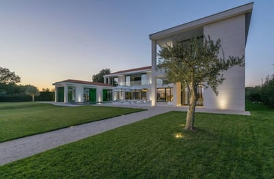 Luxury Villa Photo #5