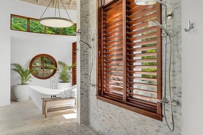Luxury Villa Photo #26
