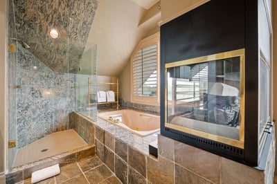 Luxury Villa Photo #22
