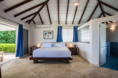 Luxury Villa Photo #27
