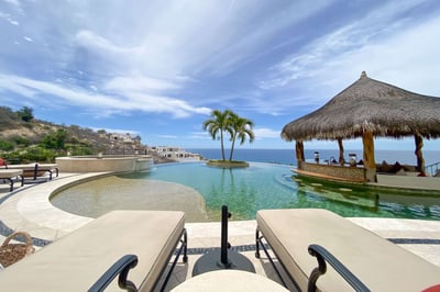 Luxury Villa Photo #17