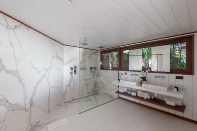Luxury Villa Photo #43