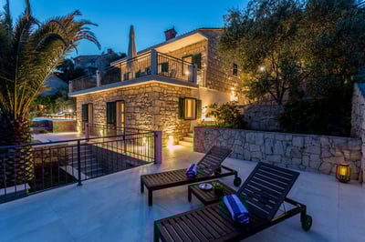 Luxury Villa Photo #15