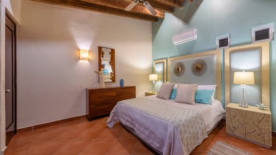 Luxury Villa Photo #43