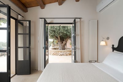 Luxury Villa Photo #46