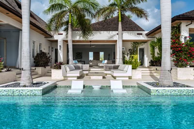 Luxury Villa Photo #12