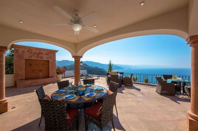 Luxury Villa Photo #7
