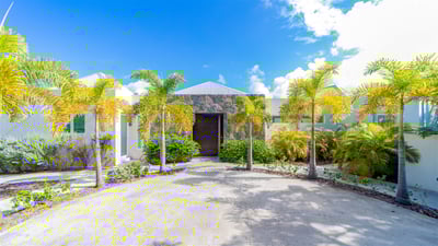 Luxury Villa Photo #10