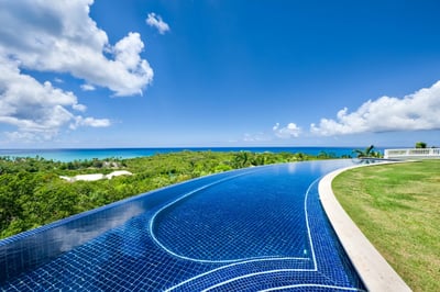 Luxury Villa Photo #3