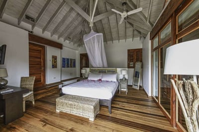 Luxury Villa Photo #15