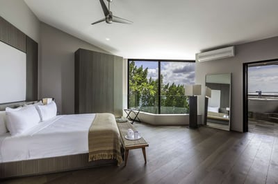 Luxury Villa Photo #22