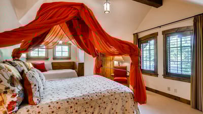 Double bed and twin trundle room 1, upper mid level