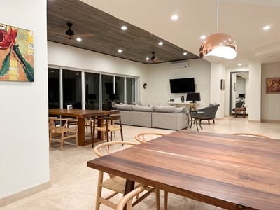 Luxury Villa Photo #27