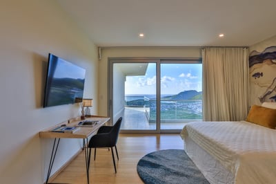 Luxury Villa Photo #40