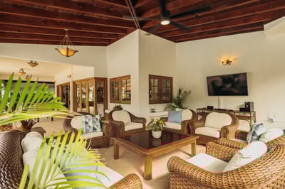 Luxury Villa Photo #13