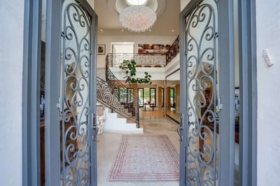 Luxury Villa Photo #10