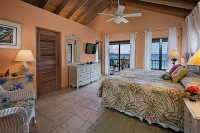 Luxury Villa Photo #19