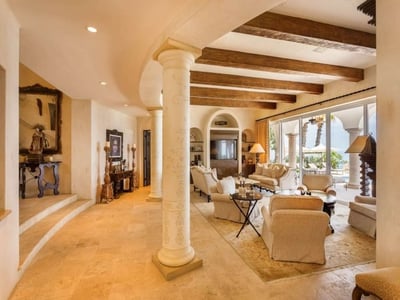 Luxury Villa Photo #17