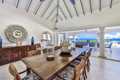 Luxury Villa Photo #9
