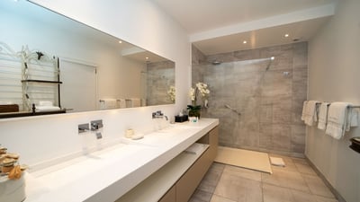 Luxury Villa Photo #18