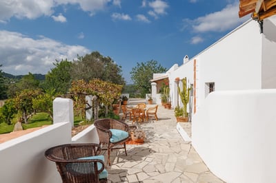 Luxury Villa Photo #6