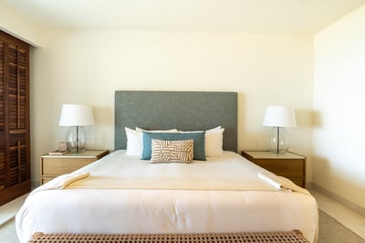 Luxury Villa Photo #30