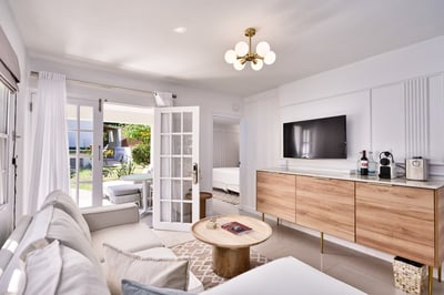 Luxury Villa Photo #2