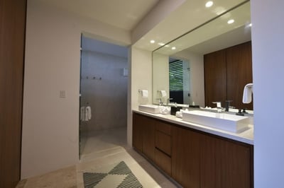 Luxury Villa Photo #40