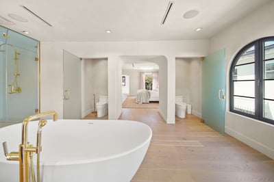 Luxury Villa Photo #26