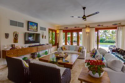 Luxury Villa Photo #24