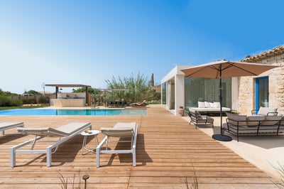 Luxury Villa Photo #3