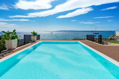 Luxury Villa Photo #8