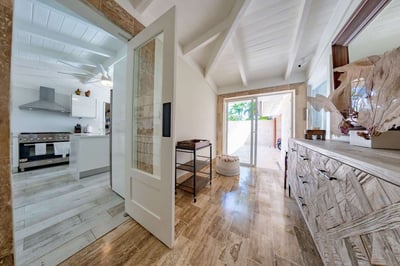 Luxury Villa Photo #17