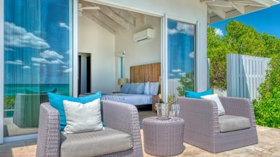 Luxury Villa Photo #12