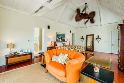Luxury Villa Photo #17