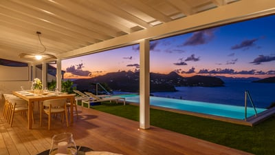 Luxury Villa Photo #17
