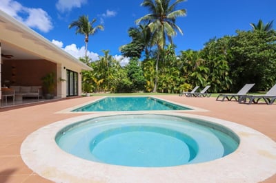 Casa Ottanta - 5-Bed Family Villa, Pool & Jacuzzi