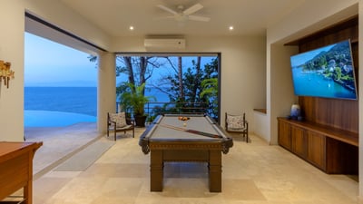 Luxury Villa Photo #57