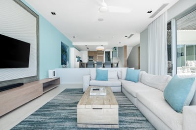 Luxury Villa Photo #23