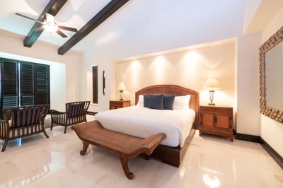 Luxury Villa Photo #29
