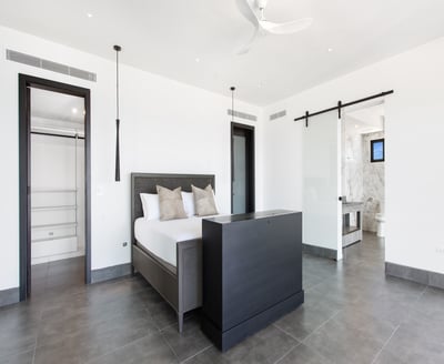 Luxury Villa Photo #26