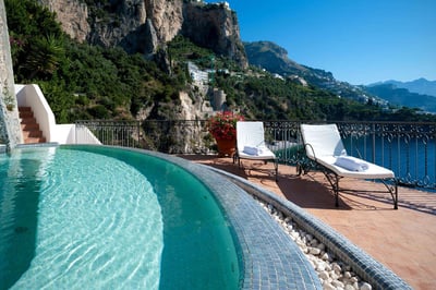Luxury Villa Photo #3