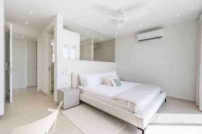 Luxury Villa Photo #35