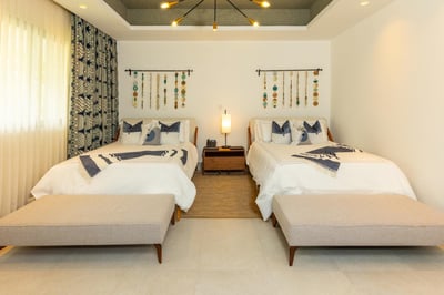Luxury Villa Photo #26