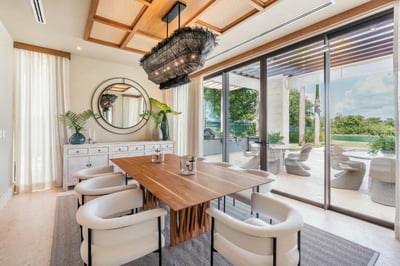 Luxury Villa Photo #22