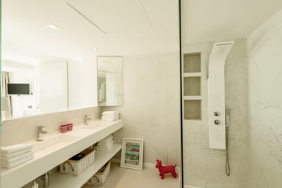 Luxury Villa Photo #28