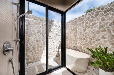 Luxury Villa Photo #23