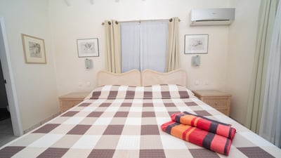Bedroom 2: Queen size bed, air-conditioning, ceiling fans, mosquito net, bathroom with shower, hair 