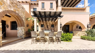 Luxury Villa Photo #13
